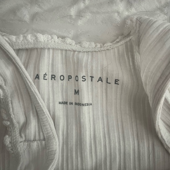 white aeropostale cropped tank - Picture 3 of 3